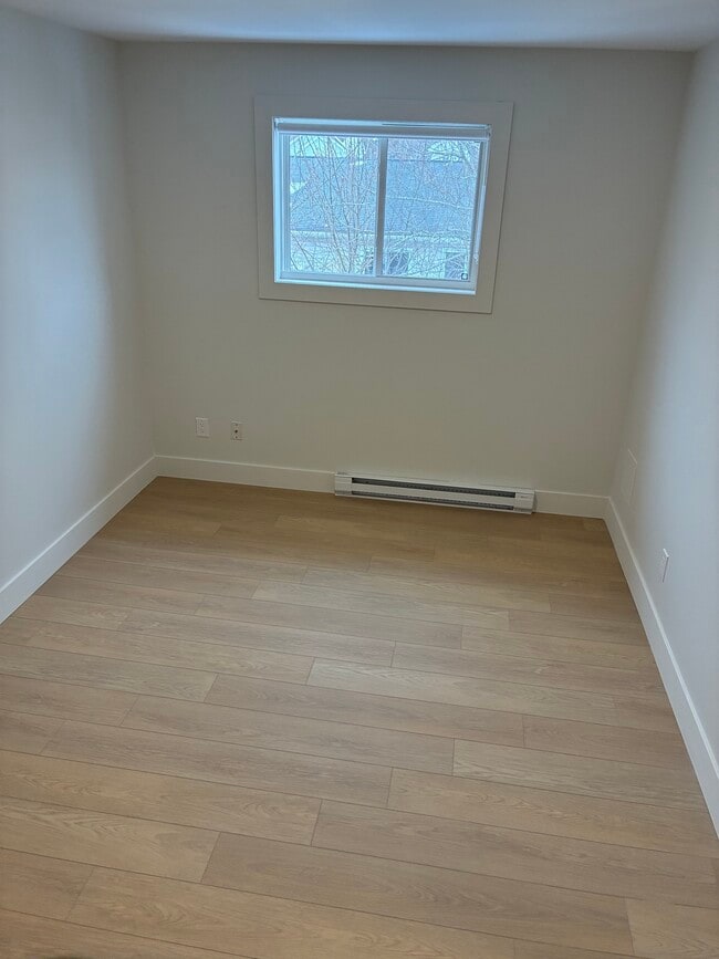 Building Photo - 12 McKenzie Ave