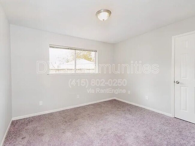 Foto del edificio - 11418 Creekhurst Dr