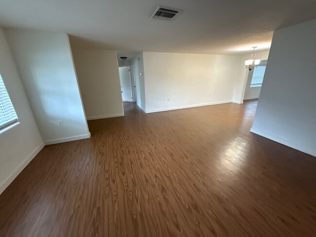 Foto del edificio - 306 S Monroe St