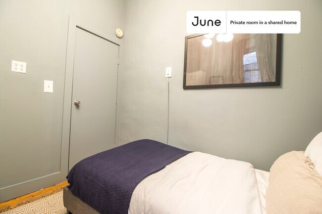 Foto del edificio - Room in Shared 3 bed/1 bath home