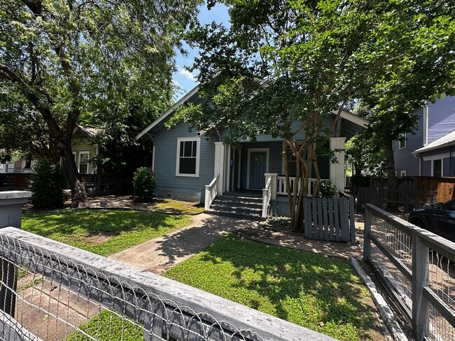 Building Photo - 312 W 37th St