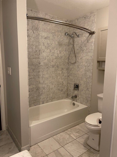 Guest Bath - 27408 Plantation Dr NE