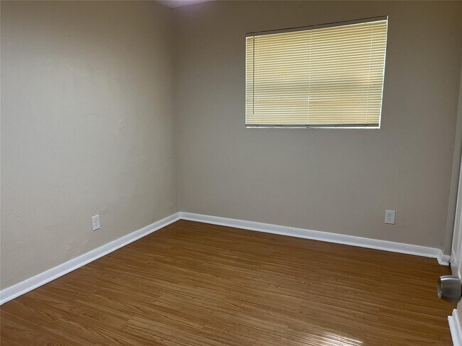 Foto del edificio - 1633 NW 18th Ave