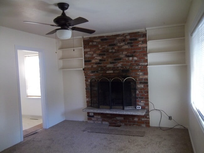 Foto del edificio - VIDEOTOUR: Don't Blink, This will be gone! PETS WELCOME