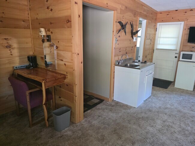 Foto del edificio - T Bird Country Apartments