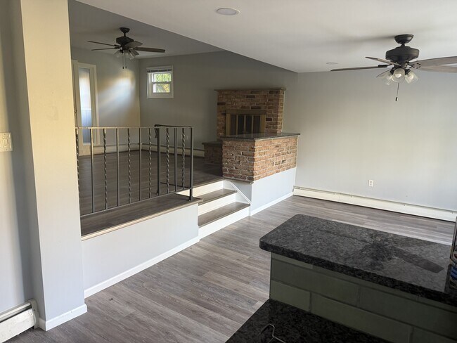 Foto del edificio - 104 W Fairview St