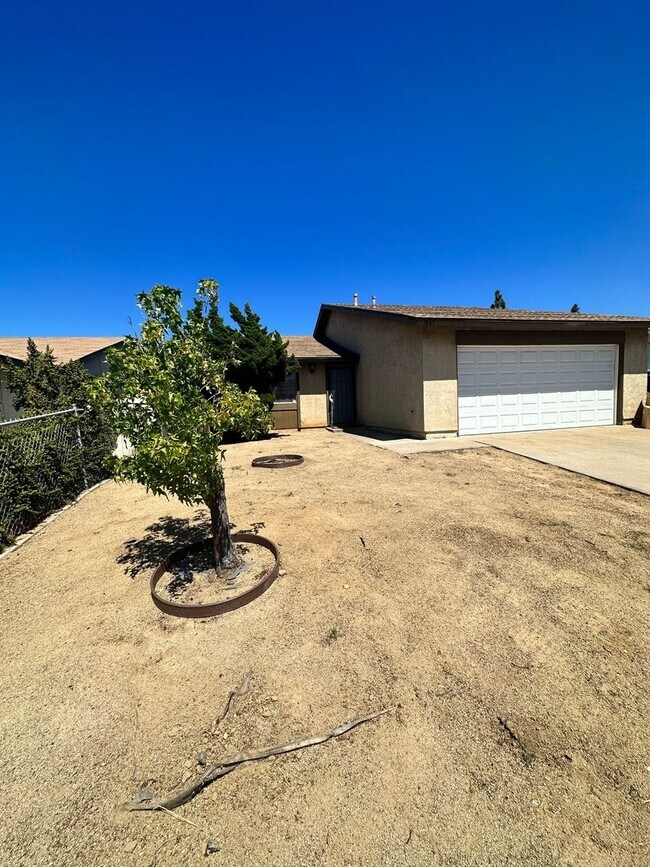 Foto del edificio - YOUR NEW HOME - IMPERIAL BEACH 3 bed / 2 b...
