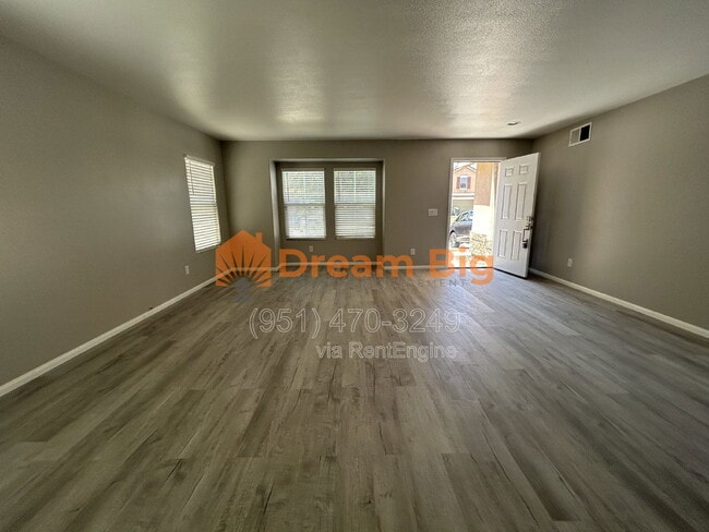 Building Photo - 3857 Akina Ave
