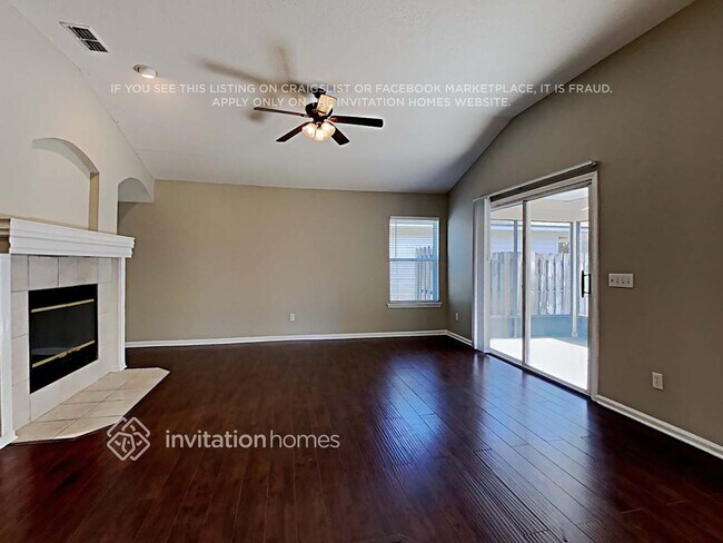 Foto del edificio - 1663 Rustling Dr