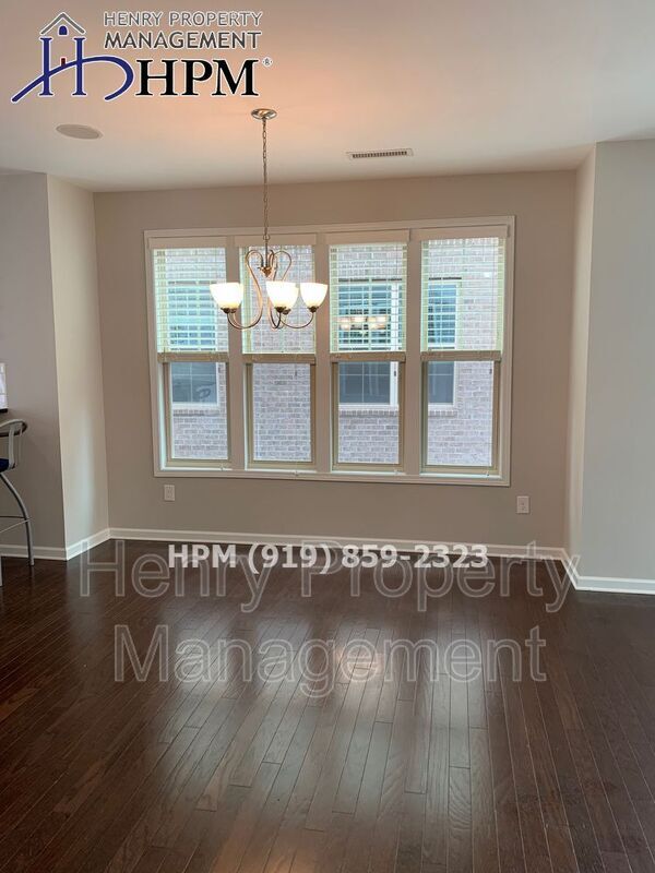 Building Photo - 520 Old Mill Village Dr