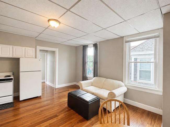 Photo - 2325 Stratford Ave Apartment