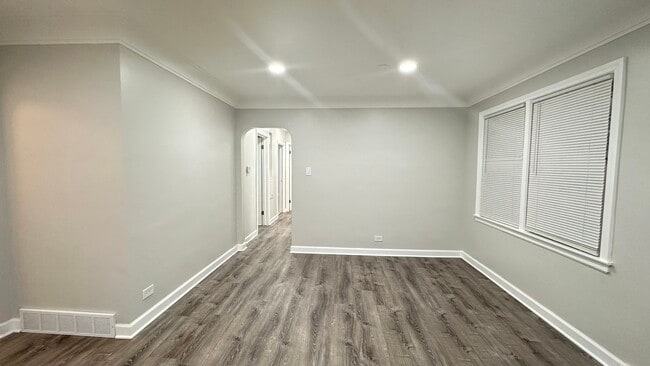 Foto del edificio - 5715 N Spaulding Ave