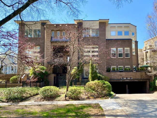 Foto del edificio - 420 Queens Rd