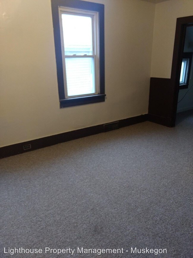 Building Photo - 2 br, 1 bath House - 505 Catawba #3