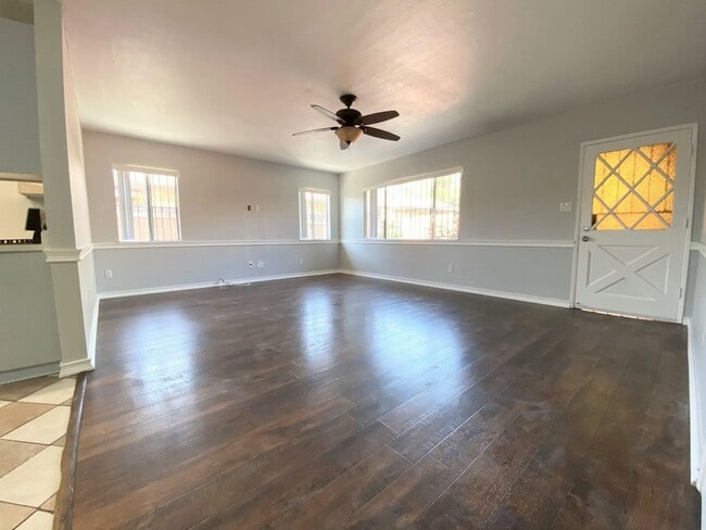 Building Photo - 2037 Lime Ave