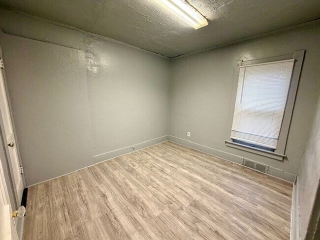 Foto del edificio - 2549 Highland St