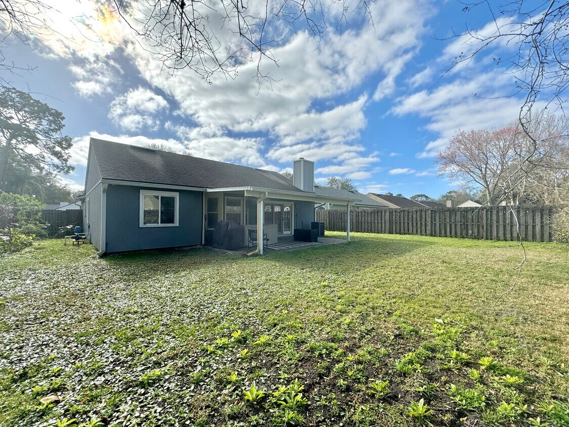 Primary Photo - Comfortable and Stylish: Inviting 3-Bedroo...