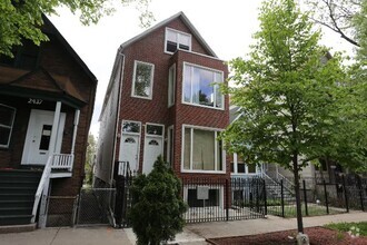 Building Photo - 2439 W Homer St