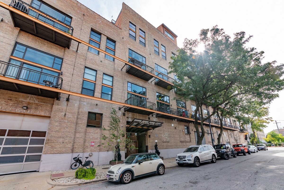 Foto principal - 2545 S Dearborn St