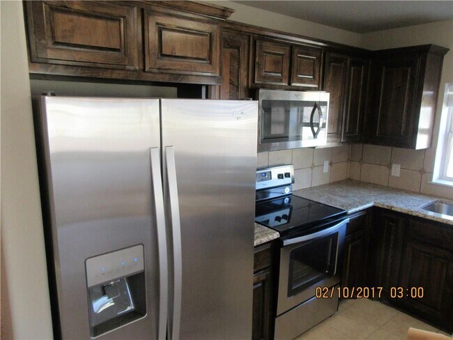 Foto del edificio - 1725 Fairway Dr