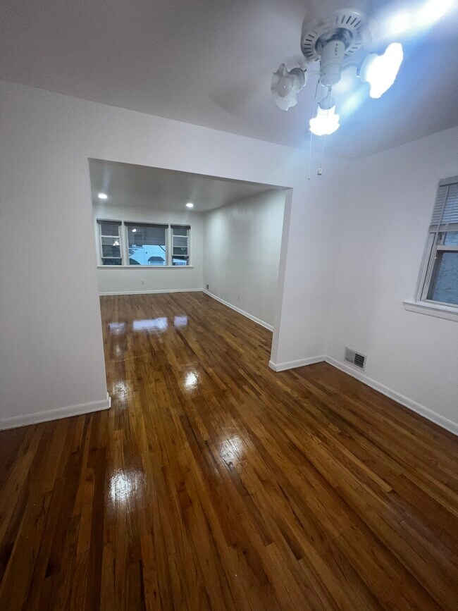 Foto del edificio - 641 Van Buren Ave