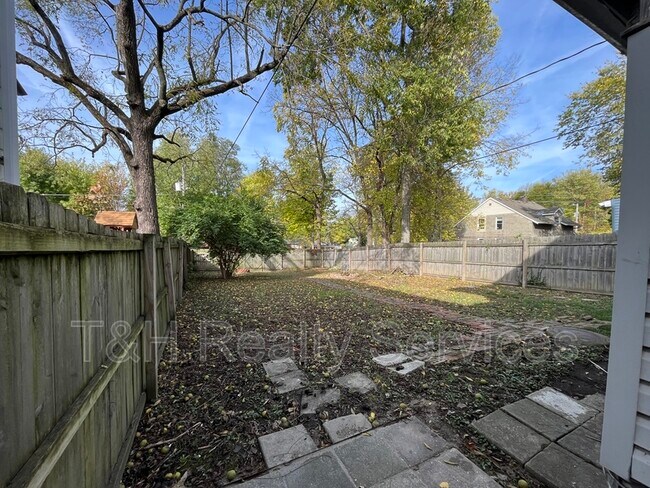 Building Photo - 332 S Emerson Ave