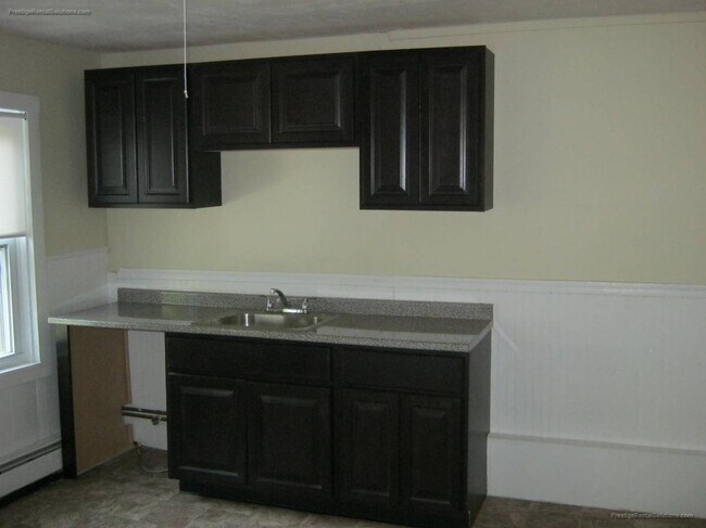 Building Photo - 531 S Main St