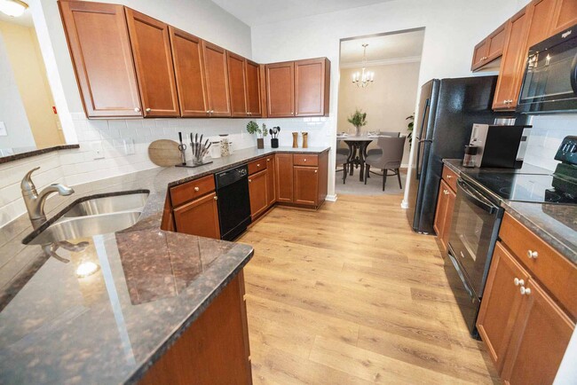 Building Photo - Dodson Court - Twin Homes