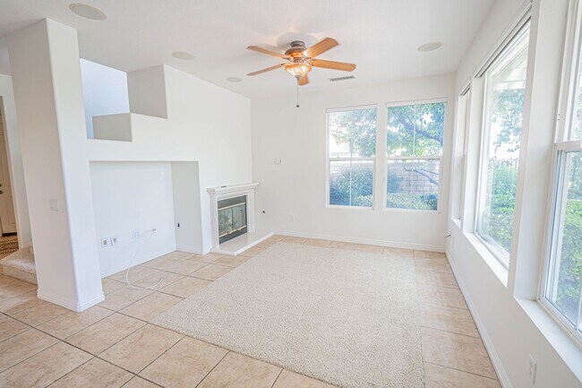 Foto del edificio - Bella Ventana 3 Bedroom Rental Home in Valencia!