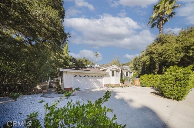 Foto del edificio - 2255 E Chevy Chase Dr