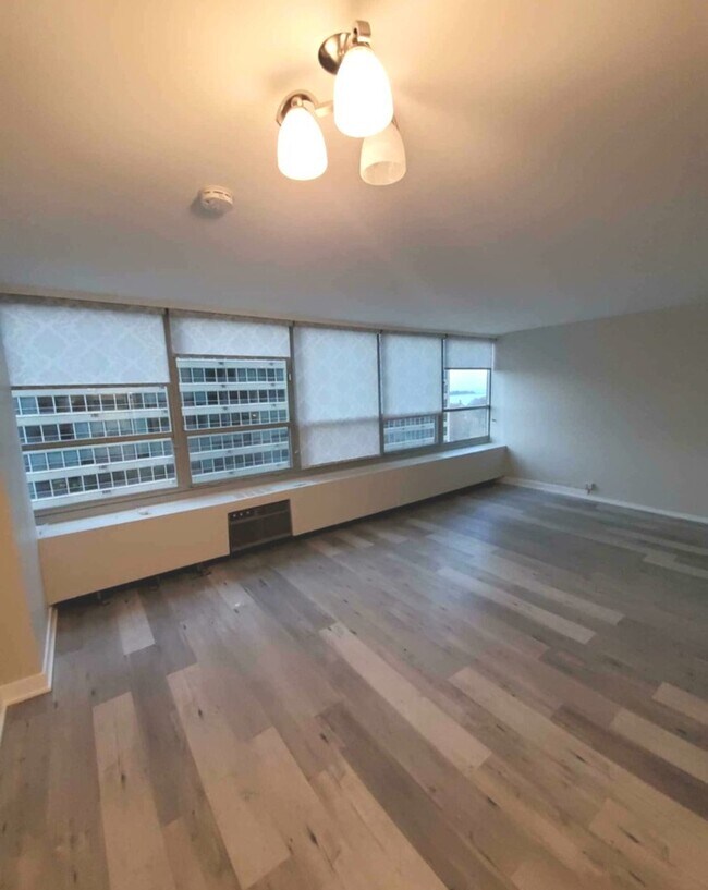 Foto del edificio - 3550 N Lake Shore Dr