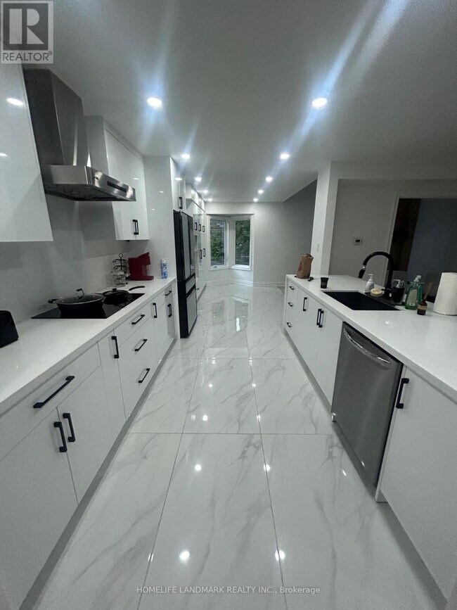 Building Photo - 118 Orkney Pl