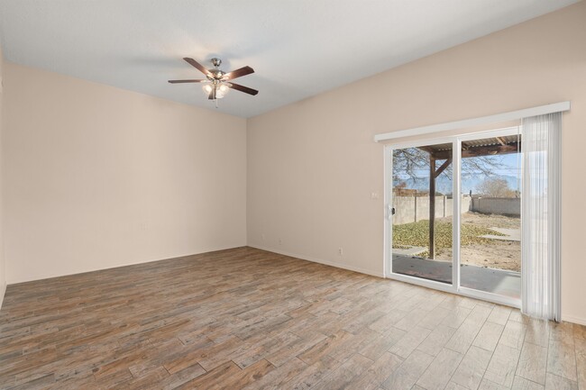 Building Photo - 572 Star Villa Cir SE