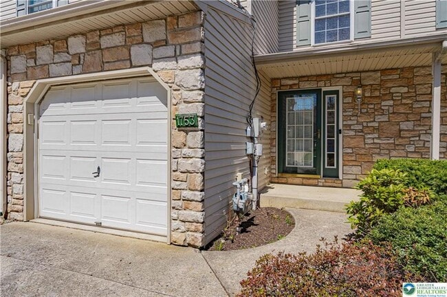 Building Photo - 1753 Pinewind Dr