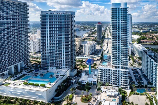 Foto del edificio - 1801 S Ocean Dr