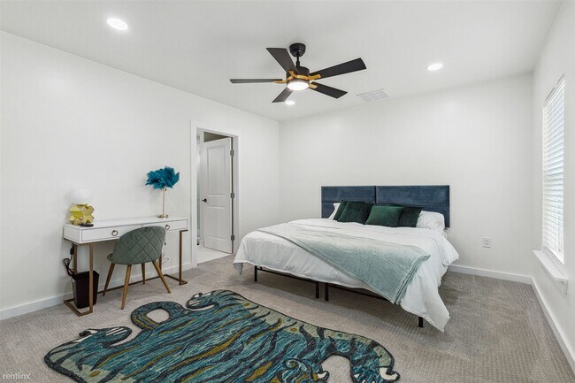 Building Photo - 4 br, 3.5 bath House - 3236 Golfing Green ...