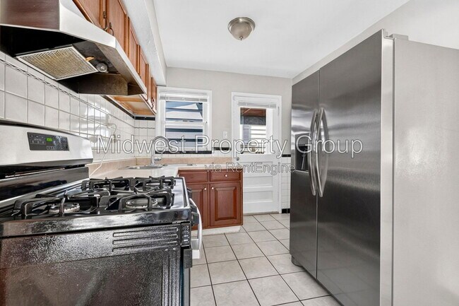 Foto del edificio - 5344 Colton Dr