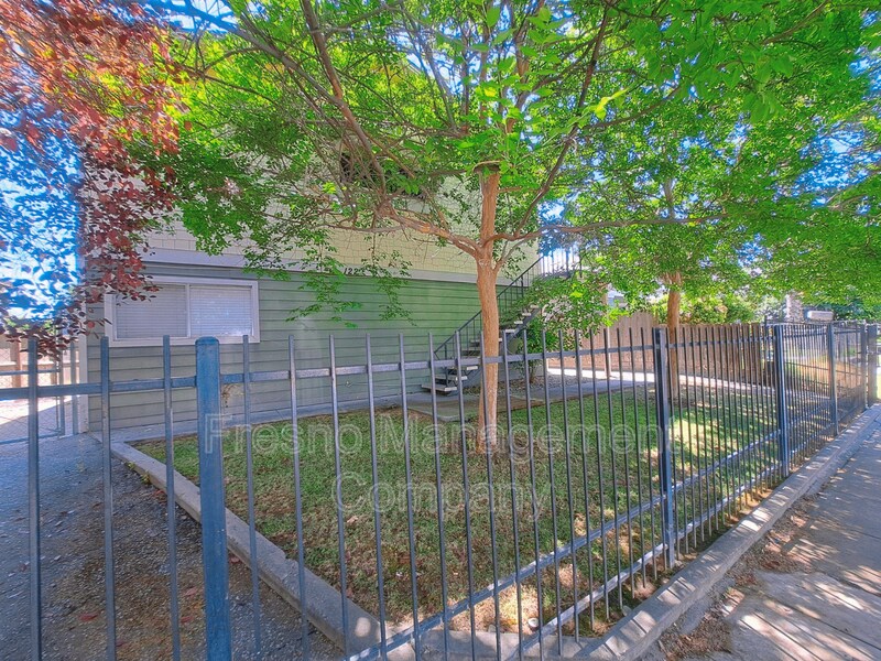 Foto principal - 122 N College Ave