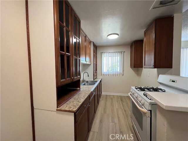 Foto del edificio - 566 Hamilton St