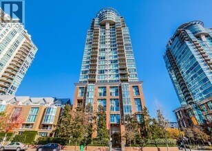 Building Photo - 1088 Quebec St