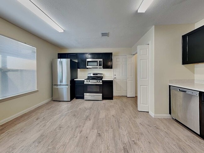 Building Photo - 6347 Austinville Dr