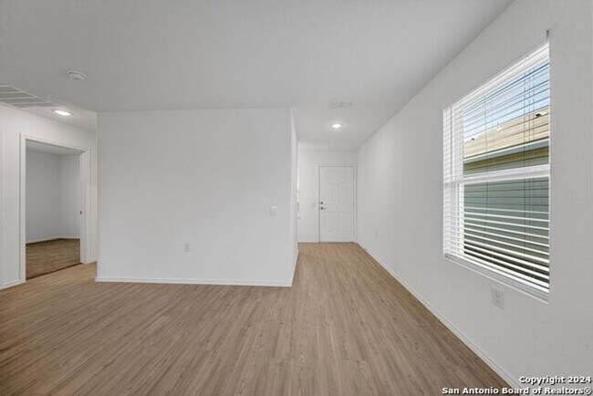 Building Photo - 10627 Vesta Curve