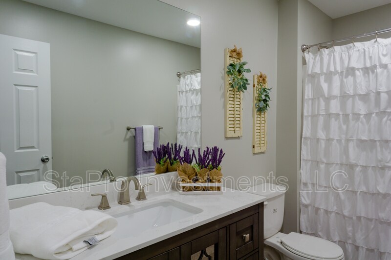 Foto principal - 2380 Hamilton Ave