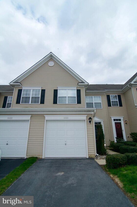 Foto principal - 1020 Sherbourne Rd