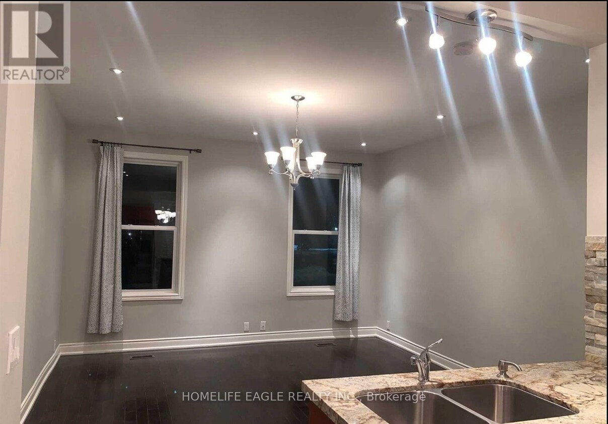 Photo du bâtiment - 87 Simcoe Rd