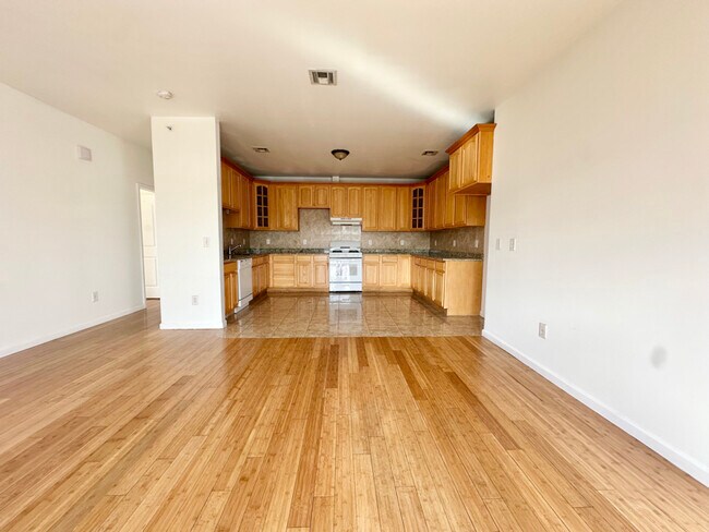 Foto del edificio - 41-43-43 Manufacturers Pl