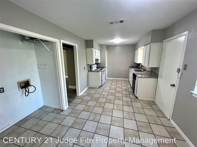 Building Photo - 3 br, 2 bath House - 2121 Spanish Trail