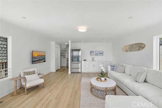 Building Photo - 1045 Gaviota Dr