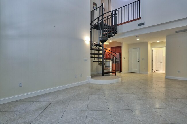 Building Photo - 801 S Olive Ave