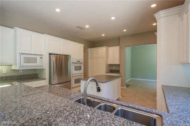 Building Photo - 4 br, 3 bath House - 16 Crimson Cyn